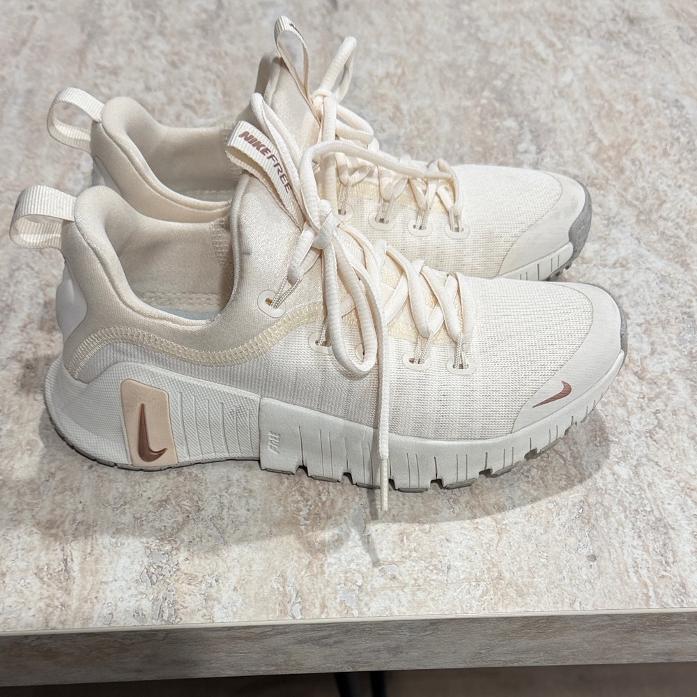 5.5 Nike free METCON 4 Cream and Light Beige Women's Athletic Sneakers
